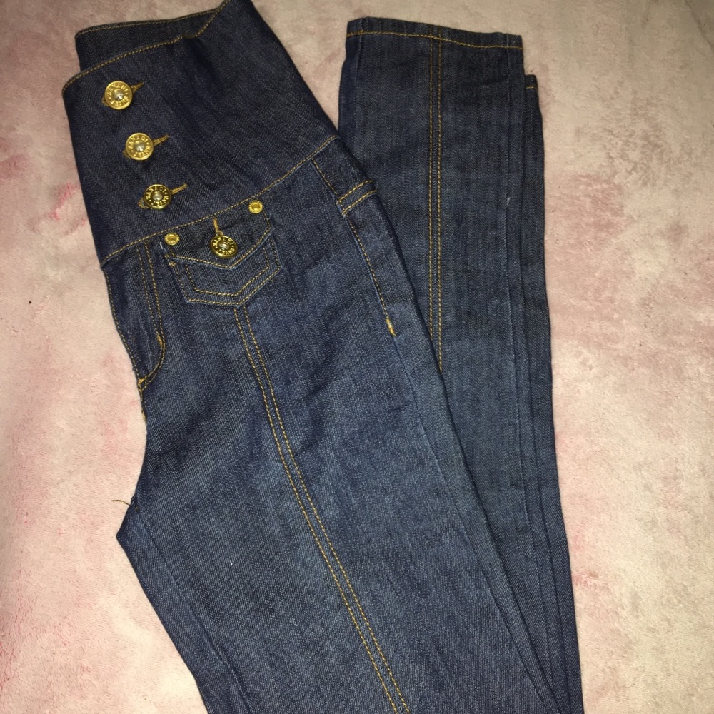 High waisted jeans